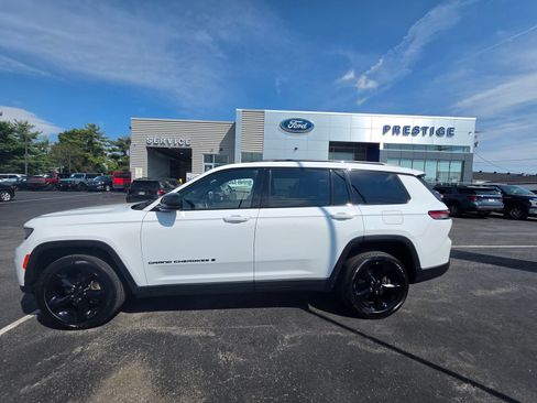 Used 2021 Jeep Grand Cherokee L Laredo AWD/4WD image 5