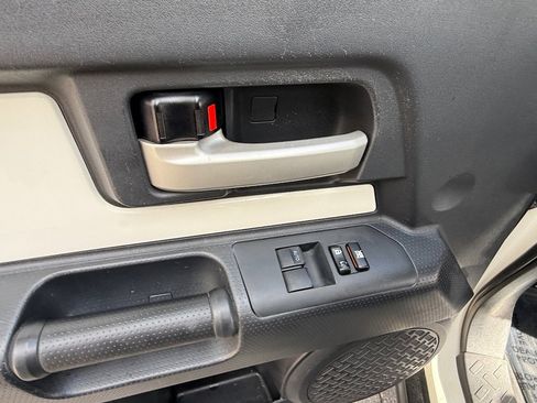 Used 2014 Toyota FJ Cruiser 4WD image 27