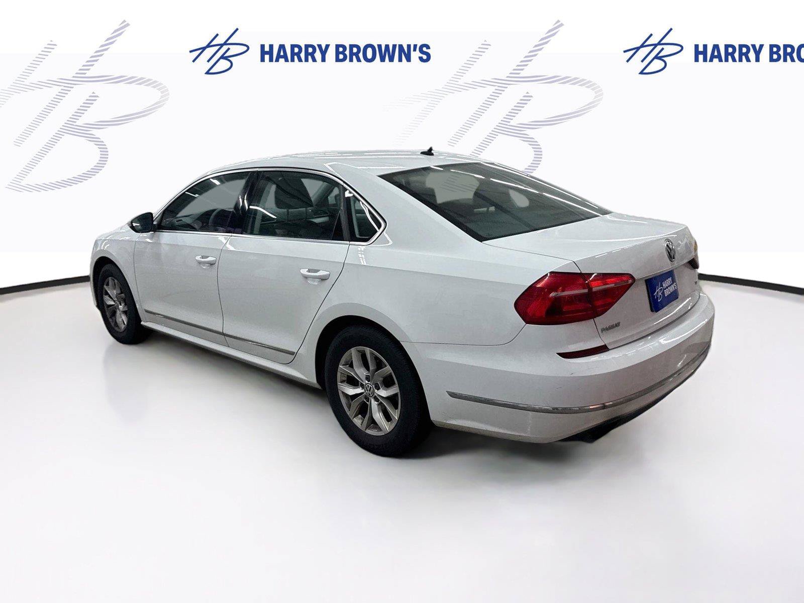 Used 2016 Volkswagen Passat 1.8T S FWD image 2