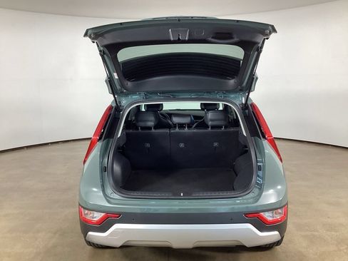 Used 2023 Kia Niro EX w/ EX Cold Weather Package FWD image 12