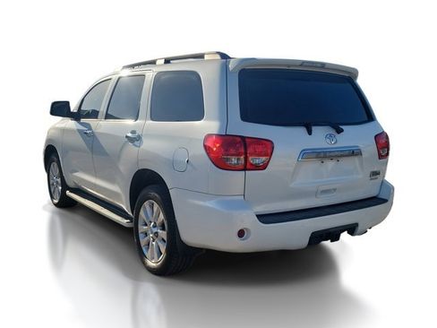 Used 2015 Toyota Sequoia Platinum image 3