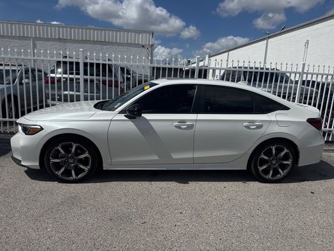 Used 2025 Honda Civic Sport Touring image 2