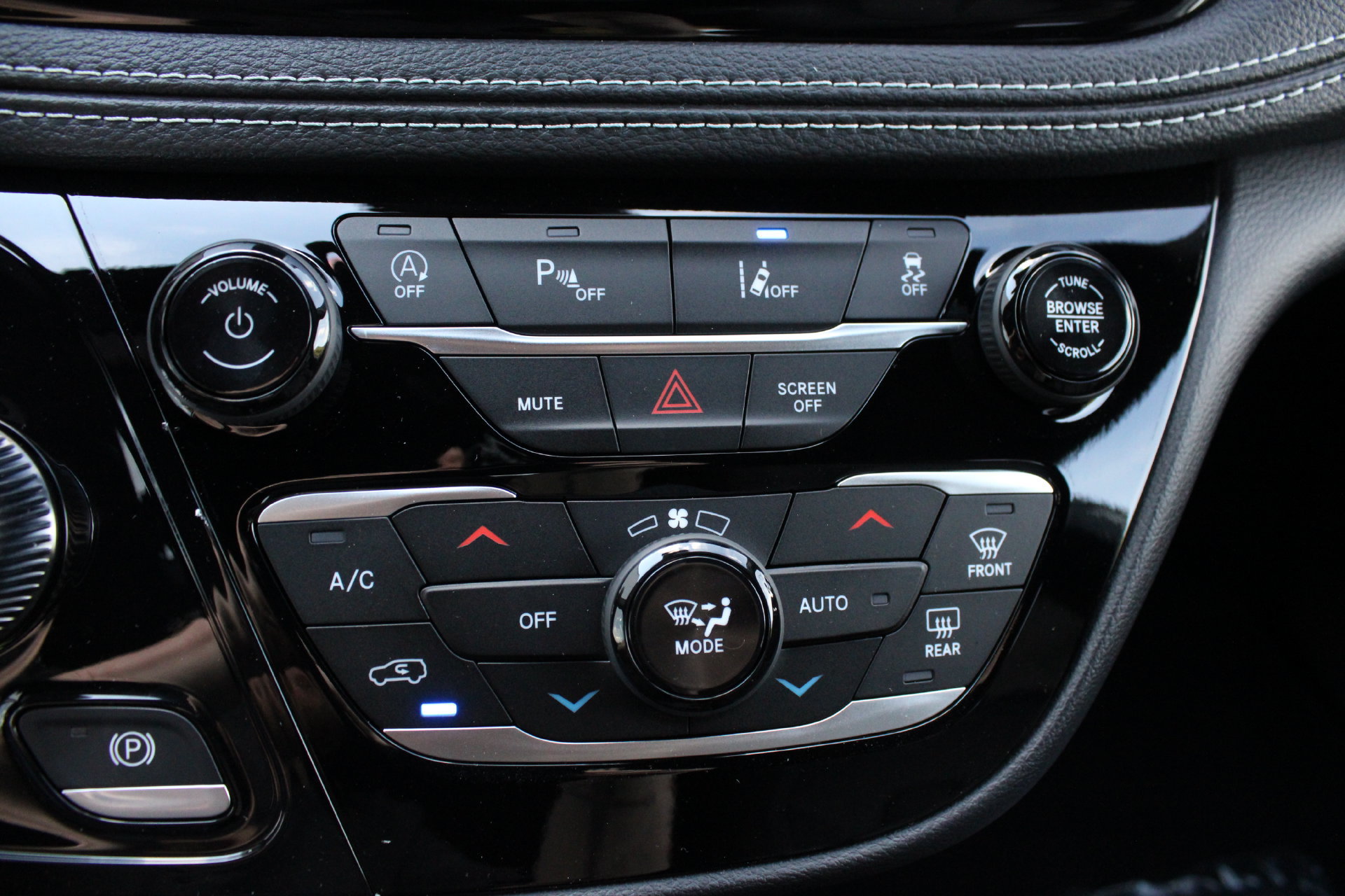 New 2027 Chrysler Pacifica Select FWD image 40