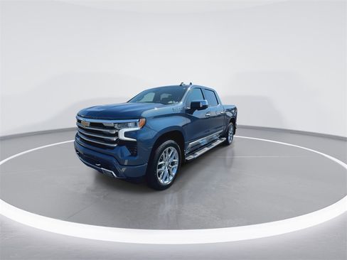 Used 2024 Chevrolet Silverado 1500 High Country w/ High Country Premium Package image 4