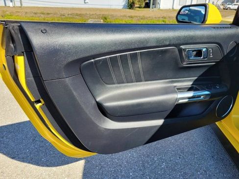 Used 2016 Ford Mustang Premium image 14