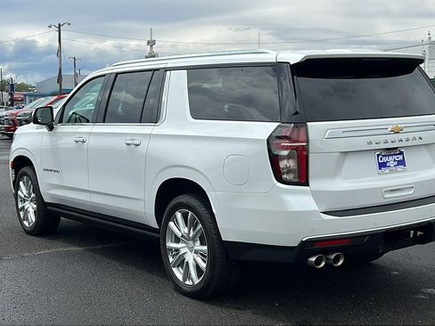 Used 2023 Chevrolet Suburban High Country AWD/4WD image 7