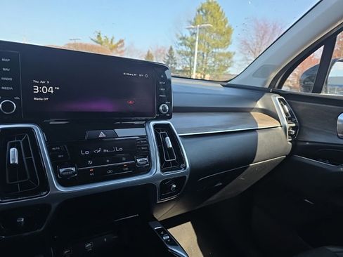 Used 2022 Kia Sorento SX Prestige image 20