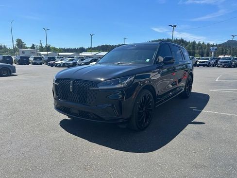 Used 2025 Lincoln Aviator Reserve w/ Luxury Package AWD/4WD image 6