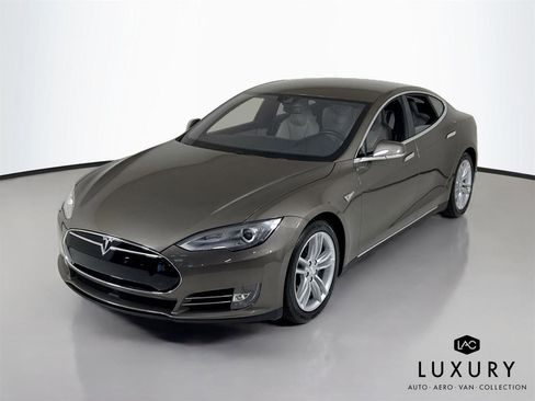 Used 2015 Tesla Model S 85D image 4