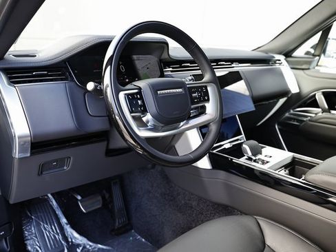New 2025 Land Rover Range Rover Long Wheelbase SE image 25