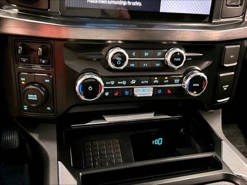 Used 2024 Ford F350 Lariat w/ Lariat Ultimate Package AWD/4WD image 32