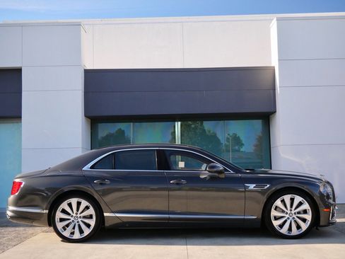 New 2026 Bentley Flying Spur Plug-In Hybrid image 5