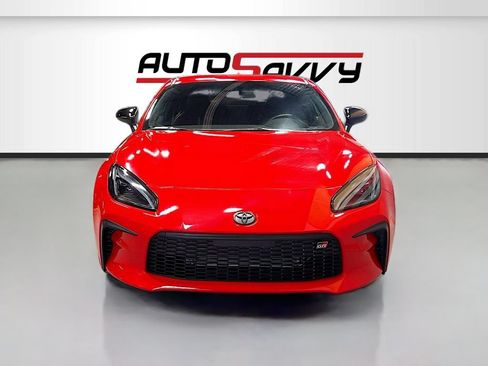 Used 2022 Toyota GR86 Premium RWD image 2