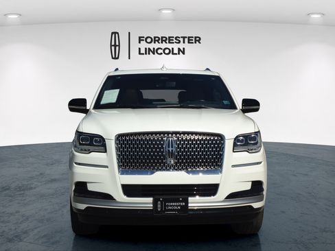 Certified 2024 Lincoln Navigator L Reserve AWD/4WD image 8