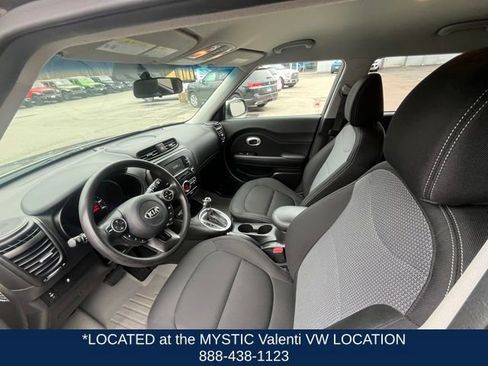 Used 2017 Kia Soul + FWD image 26