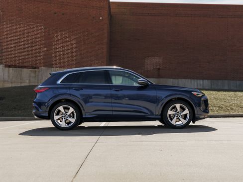 Used 2025 Audi Q5 Prestige image 3