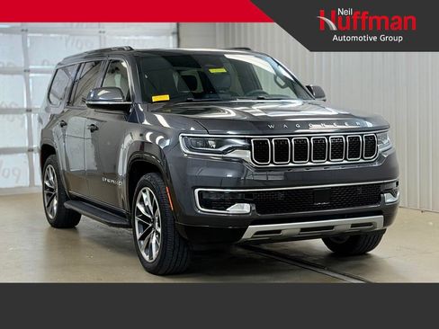 Used 2022 Jeep Wagoneer Series II w/ Premium Group I AWD/4WD image 1