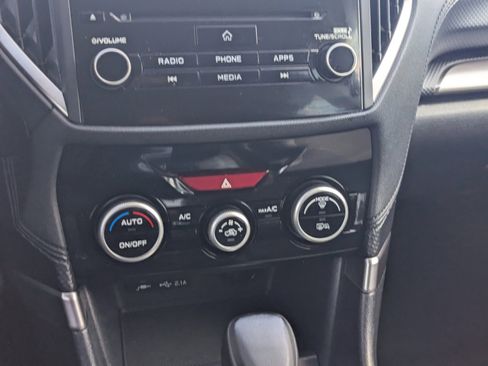 Used 2020 Subaru Forester Premium AWD/4WD image 21