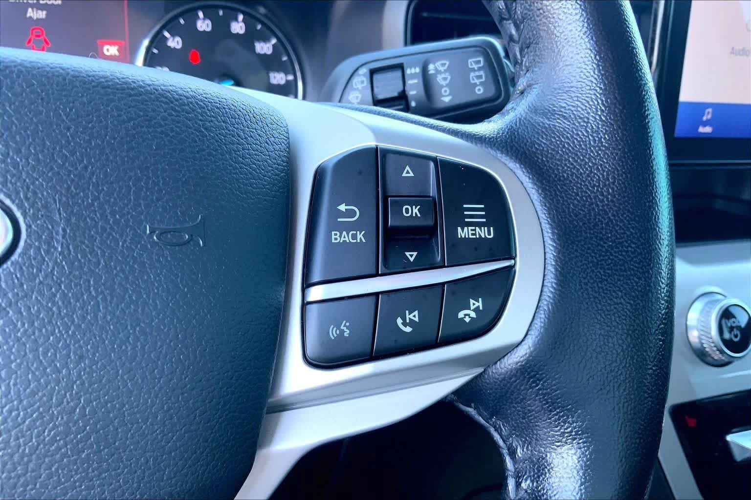 Used 2021 Ford Explorer XLT AWD/4WD image 24