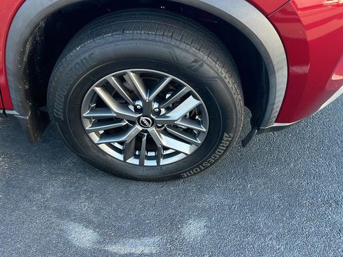 Used 2023 Nissan Rogue S image 7