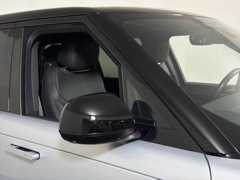 Used 2025 Land Rover Range Rover Long Wheelbase SE image 29