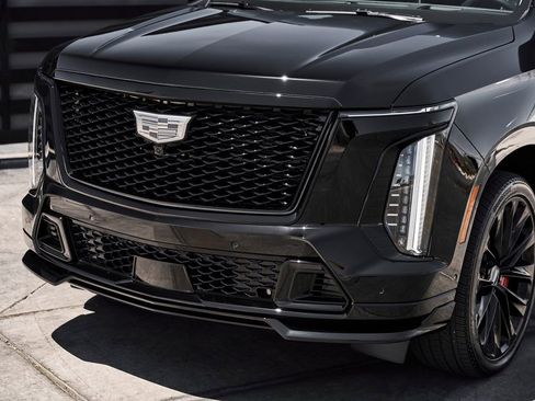 Used 2026 Cadillac Escalade V AWD/4WD image 6