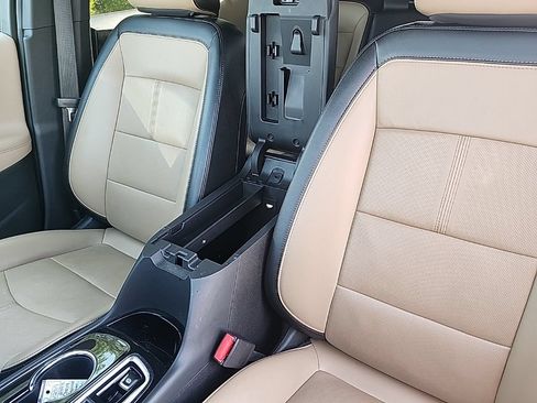 Used 2023 Chevrolet Equinox Premier AWD/4WD image 25