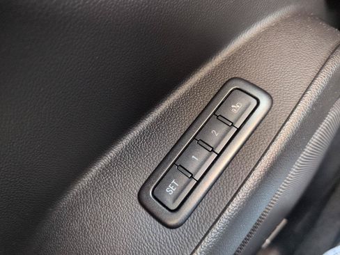Used 2015 Chevrolet Tahoe LT AWD/4WD image 27