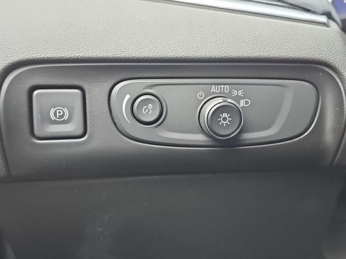 Used 2020 Buick Enclave Essence w/ Sound and Sites Package image 32