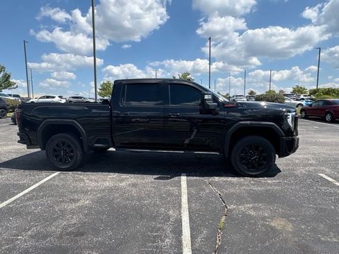 Used 2024 GMC Sierra 2500 AT4 w/ AT4 Premium Plus Package AWD/4WD image 3