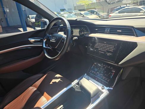 Used 2019 Audi e-tron Prestige AWD/4WD image 10