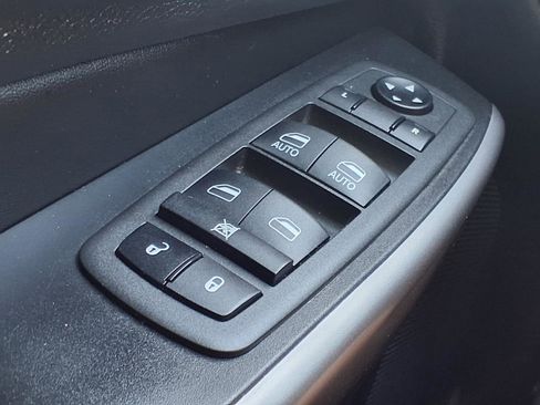 Used 2022 Jeep Cherokee Latitude Lux w/ Sun & Sound Group AWD/4WD image 11