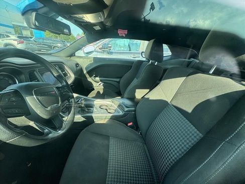 Used 2022 Dodge Challenger GT RWD image 7