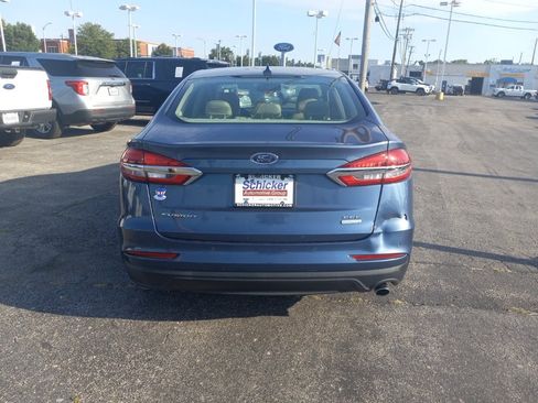 Used 2019 Ford Fusion SEL FWD image 2