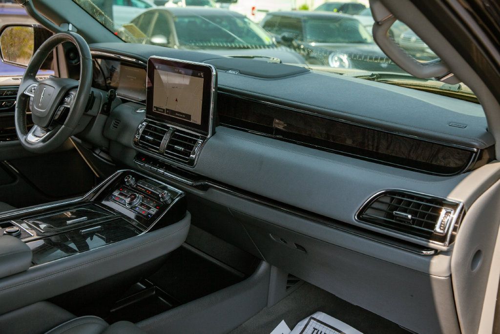 Used 2019 Lincoln Navigator Select RWD image 11