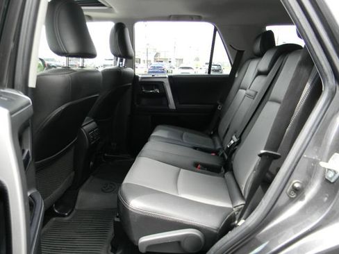 Used 2022 Toyota 4Runner SR5 Premium w/ Moonroof Package AWD/4WD image 21