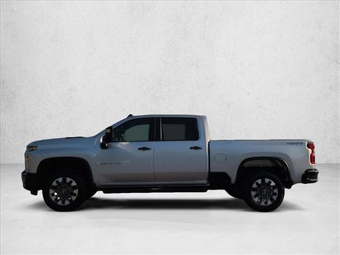 Used 2021 Chevrolet Silverado 2500 Custom w/ Custom Value Package AWD/4WD image 9