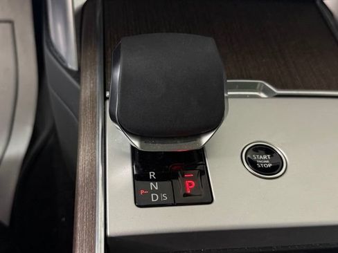 Used 2025 Land Rover Range Rover SE AWD/4WD image 38