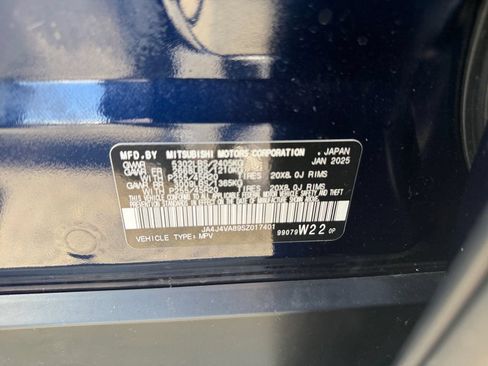 Used 2025 Mitsubishi Outlander SE AWD/4WD image 31