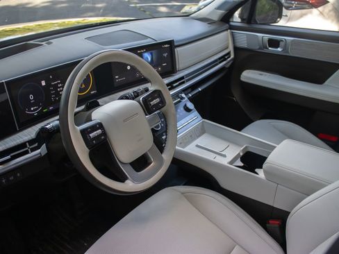 Used 2024 Hyundai Santa Fe Calligraphy image 9