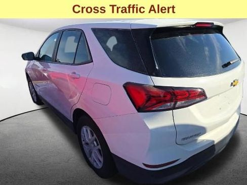 Used 2023 Chevrolet Equinox LS w/ LS Convenience Package image 8