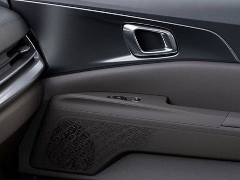 New 2026 Kia Carnival LXS FWD image 32