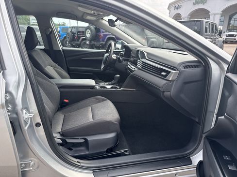 Used 2025 Toyota Camry LE FWD image 13