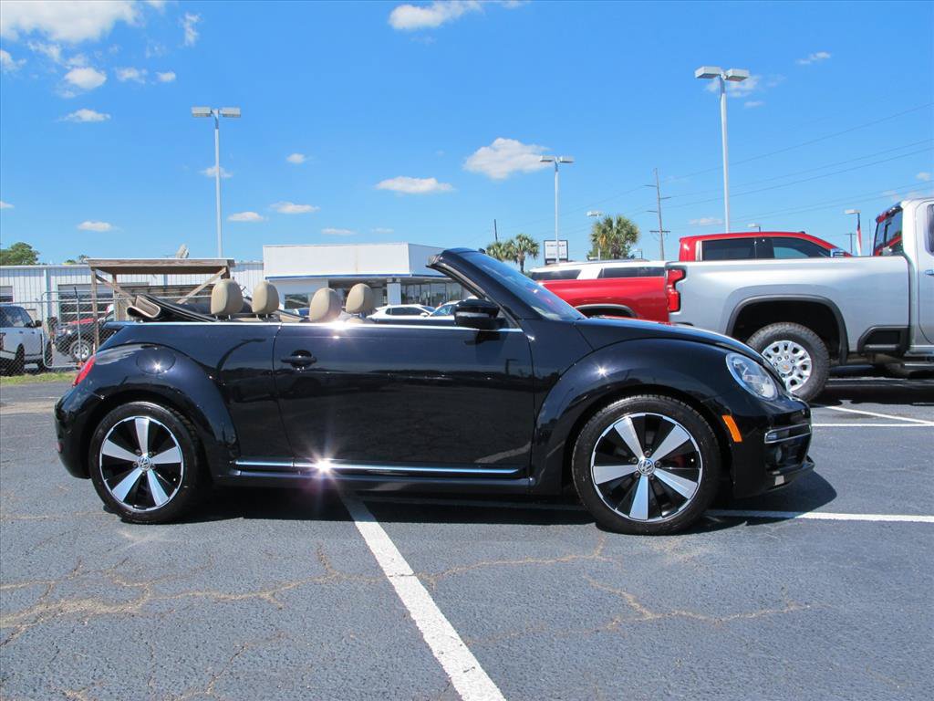 Used 2013 Volkswagen Beetle 2.0T FWD image 2