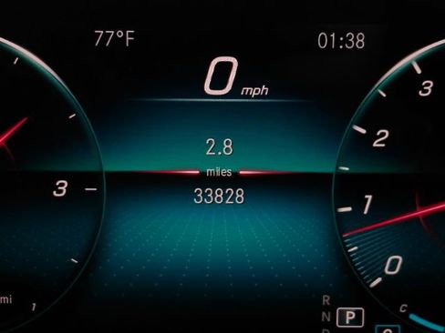 Used 2020 Mercedes-Benz GLB 250 w/ Premium Package image 40