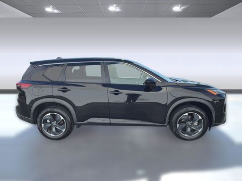 Used 2024 Nissan Rogue SV AWD/4WD image 8