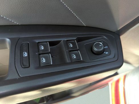 Used 2022 Volkswagen Atlas Cross Sport SE FWD image 26