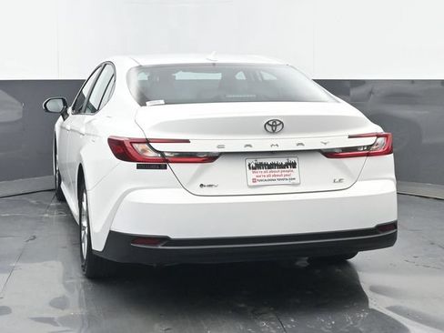 Used 2025 Toyota Camry LE w/ Convenience Package FWD image 20