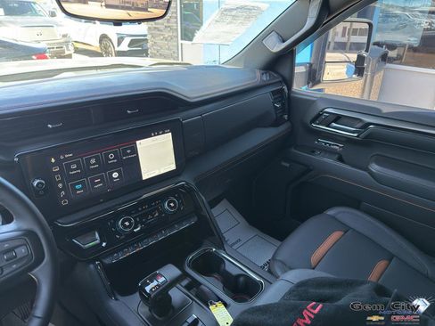 Used 2023 GMC Sierra 1500 AT4 w/ AT4 Premium Package AWD/4WD image 20