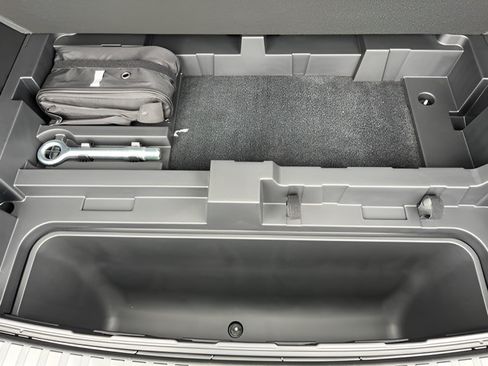 New 2025 Chevrolet Blazer EV LT AWD/4WD image 9
